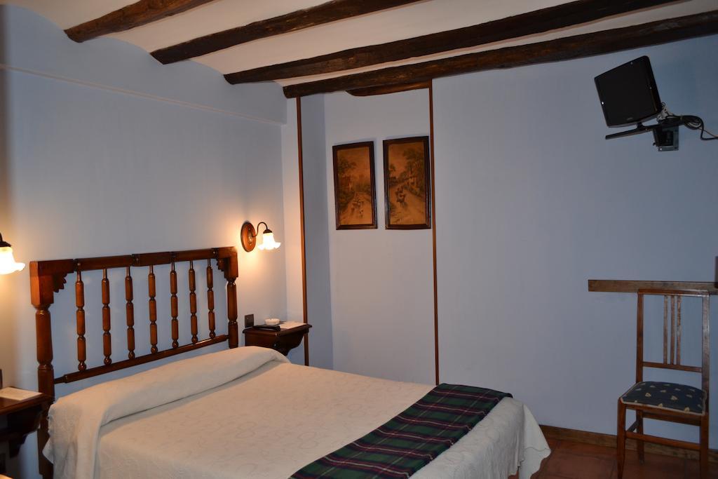 Hostal Santa Agueda Tarazona Szoba fotó