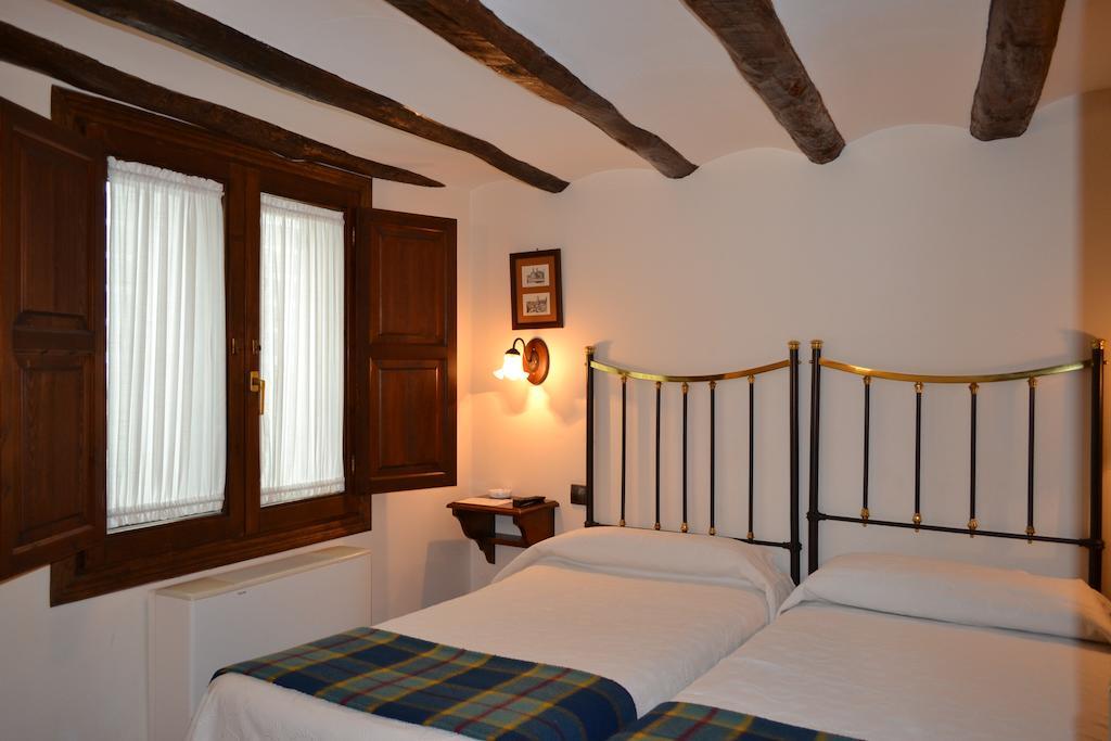 Hostal Santa Agueda Tarazona Szoba fotó